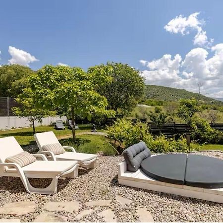 Villa Mona ,Heated Swimming Pool Mostar Bagian luar foto